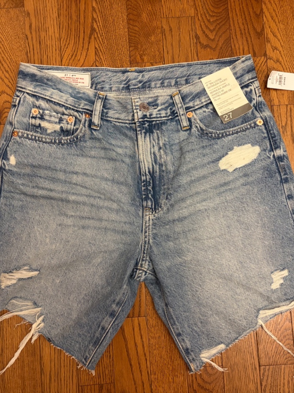 MID RISE LOOSE BERMUDA SHORTS - SIZE 27 - GAP